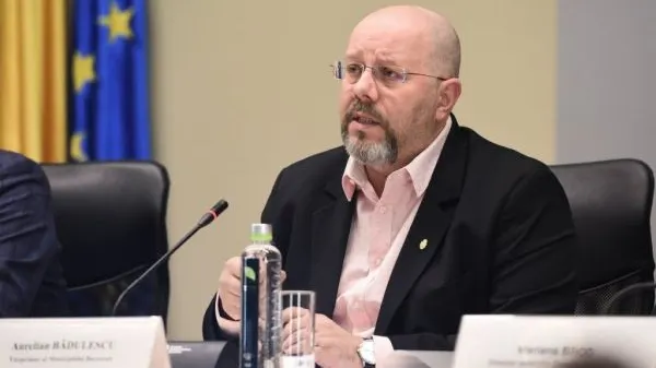 Viceprimarul Bucureștiului - Aurelian Bădulescu, amendat cu 5.000 de lei pentru discriminare