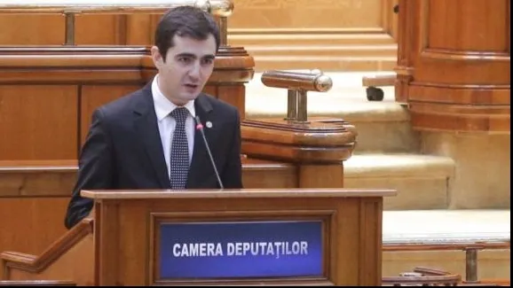 Scenariul USR: Legea privind abrogarea pensiilor speciale pică la CCR