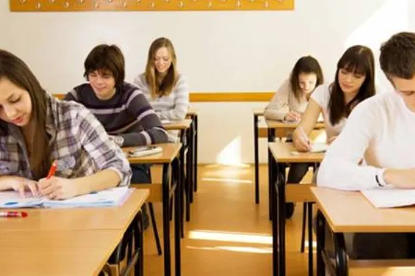 Veste bună pentru elevii care au luat 10 la Evaluare şi Bacalaureat
