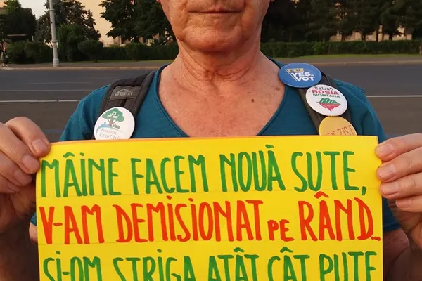 Mesaj din Piața Victoriei pentru guvernanți: ”V-am demisionat pe rând”