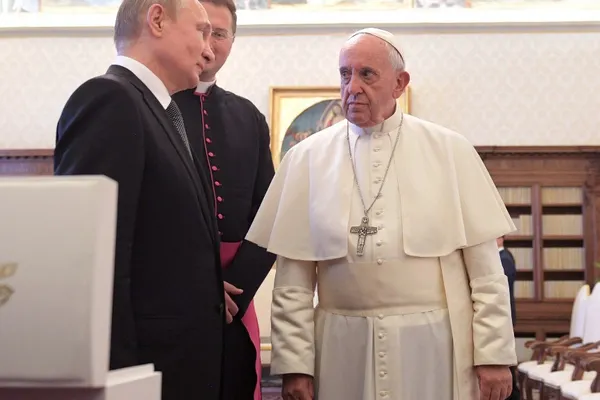 Putin a întârziat 50 de minute la întâlnirea cu Papa Francisc