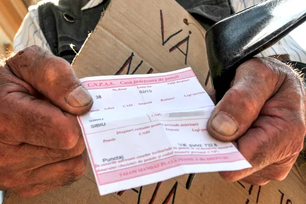 Recalcularea pensiilor, noi probleme. Milioane de pensionari, păsuiți încă o dată