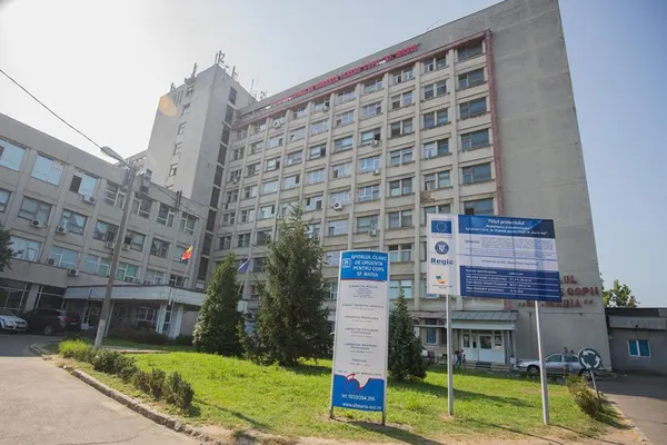 Accident groaznic la Iași, un bebeluș a murit după ce a căzut de la etajul 9
