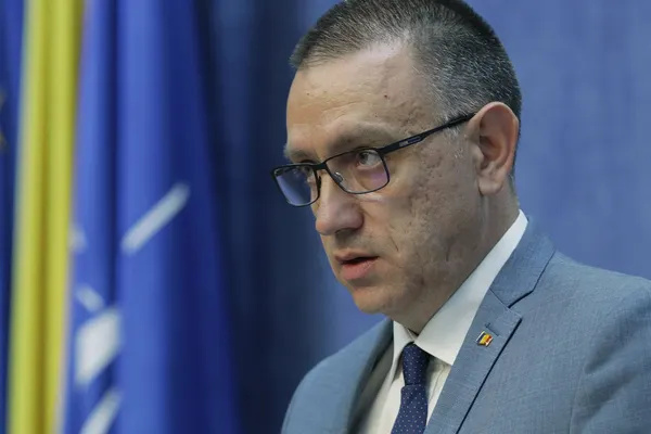 Mihai Fifor, atac dur la premierul Bolojan: „Noaptea minții! Taie din salariile celor care țin România în picioare”