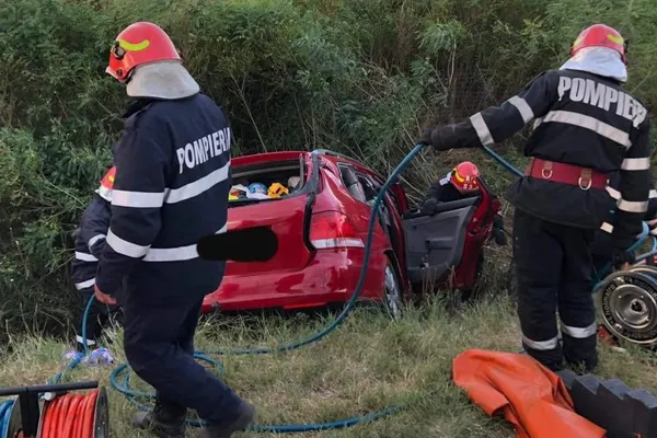 Elicopter SMURD, chemat pe A1. Doi copii gemeni, printre victimele accidentului