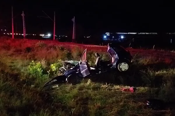 Grav accident rutier în Cluj. Două persoane, încarcerate. Imagini cumplite