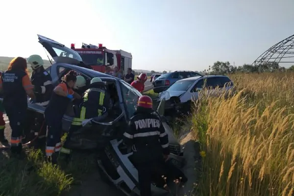 Accident treribil pe o șosea din Timiș. A fost nevoie de descarcerare