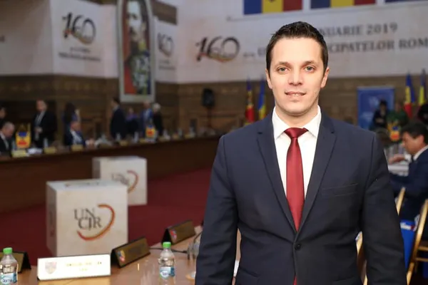 Liderul tineretului ALDE: "Voi vota ieşirea din guvernarea Dăncilă"