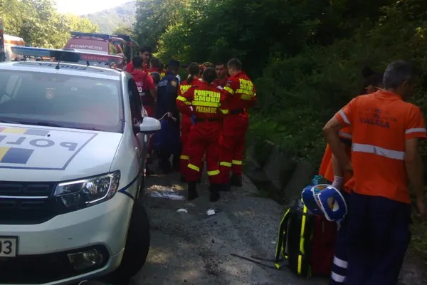 Accident grav pe Valea Oltului. Trafic blocat