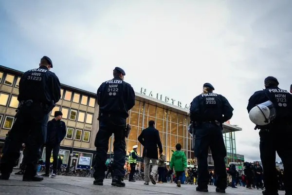 Bărbat suspectat de pregătirea unui atentat, arestat în Germania. E cunoscut poliţiei cu un lung trecut jihadist
