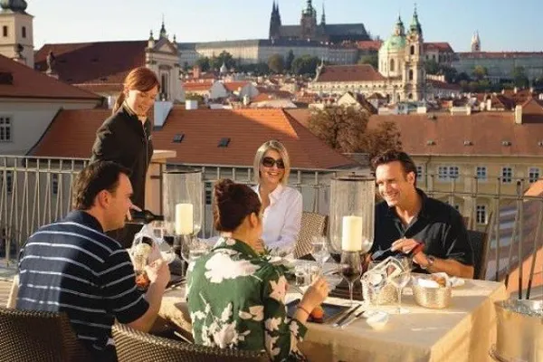 Restaurantul care îi taxează în plus pe clienții care nu mănâncă tot din farfurie