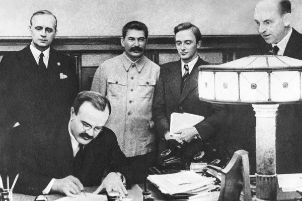 Moscova a publicat protocolul secret al Pactului Ribbentrop-Molotov la 80 de ani de la semnare
