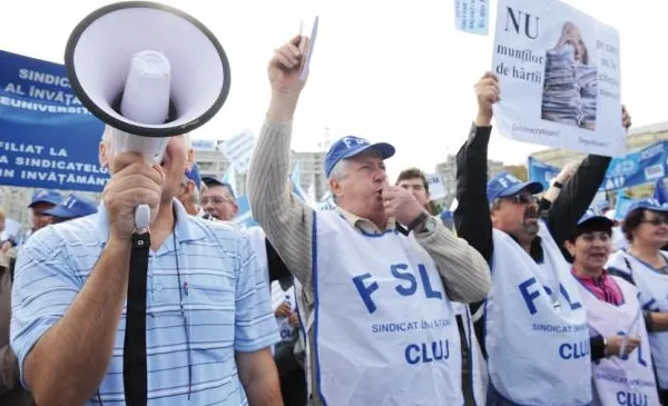 Sindicatele din Educație anunță proteste și amenință cu grevă generală dacă li se îngheață salariile