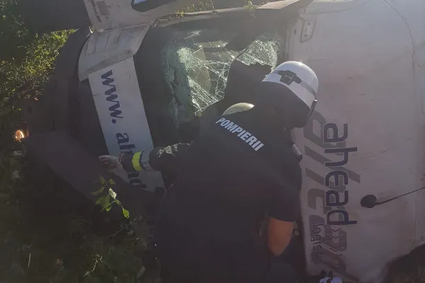 Accident cumplit în Dolj: TIR răsturnat, pe un drum național. Șoferul a murit