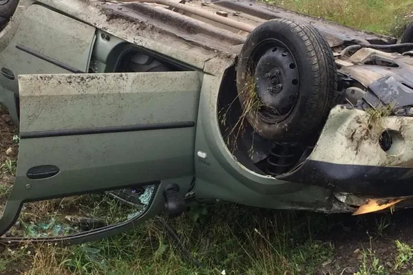 Accident grav, în Maramureș. O victimă, după ce mașina s-a răsturnat