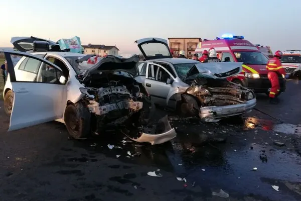 FOTO+VIDEO Grav accident rutier! Şapte victime şi o persoană decedată!