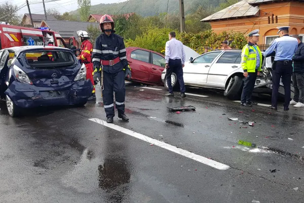 Accident cumplit în județul Argeș. Un mort și 3 răniți