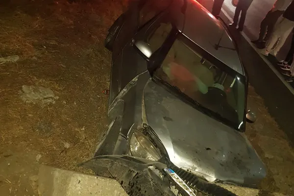 Accident cumplit în Olt: O mamă şi cei doi copii ai săi, răniți
