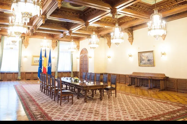 SURSE: Nicușor Dan s-a întâlnit cu Dominic Fritz. La Cotroceni ar urma să ajungă Grindeanu și Hunor