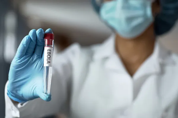 Canada introduce restricții de călătorie din cauza epidemiei de Ebola