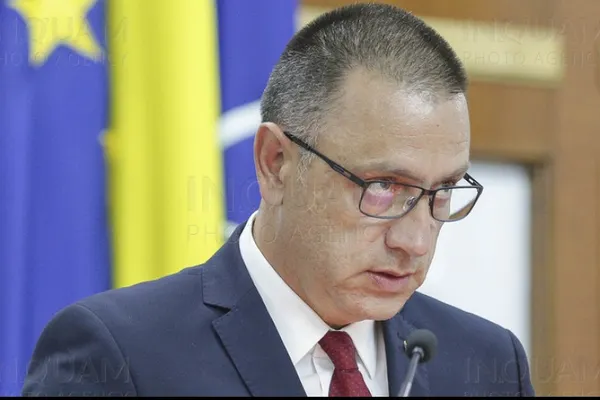 Mihai Fifor: ”Iohannis și Orban, doi aventurieri politici”