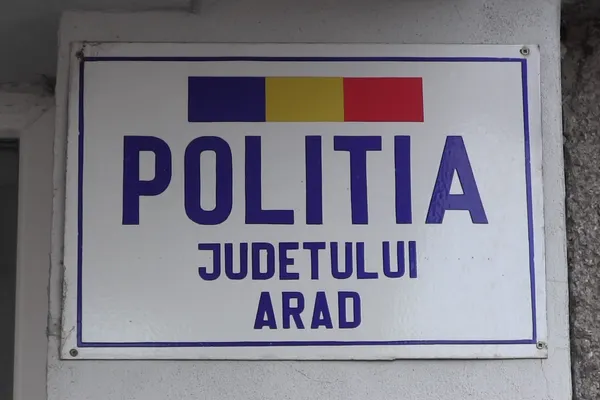Braconieri, opriți de către polițiști cu focuri de armă. Ce au găsit agenții în mașina suspecților