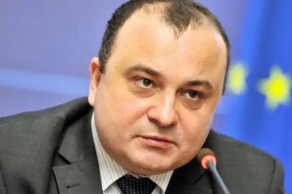 Avertisment pentru Dăncilă: "Menține la putere o ficțiune. Guvernul cu două culori nu mai există"