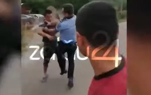Bătaie ca-n filme între polițiști și localnici, în județul Sălaj: s-au folosit spray-uri lacrimogene