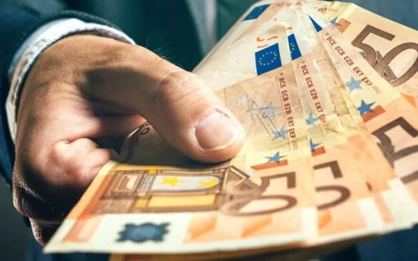 Ce se întâmplă cu cursul EURO-leu după căderea Guvernului Dăncilă