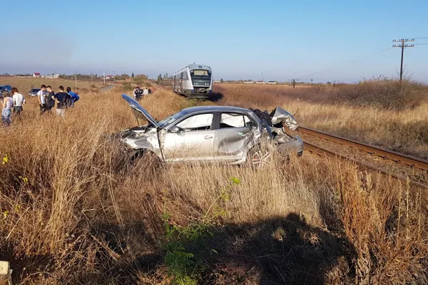 Accident feroviar, în apropierea unei gări din Olt. Un băiat de 14 ani, la spital – VIDEO