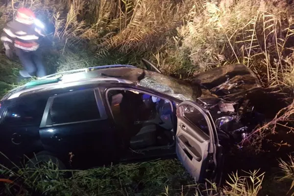 Accident grav, la ieșirea din Aiud: 3 victime, după ce mașina a intrat într-un BIVOL