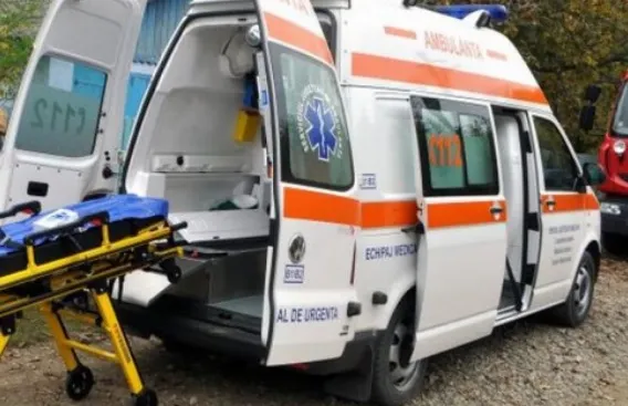 Accident grav pe Șoseaua Mihai Bravu din Capitală. Un șofer de 18 ani a spulberat un livrator pe scuter