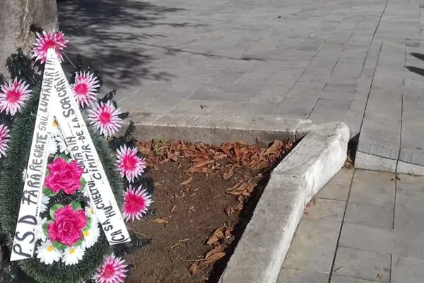 Coroană funerară în Teleorman, după căderea Guvernului