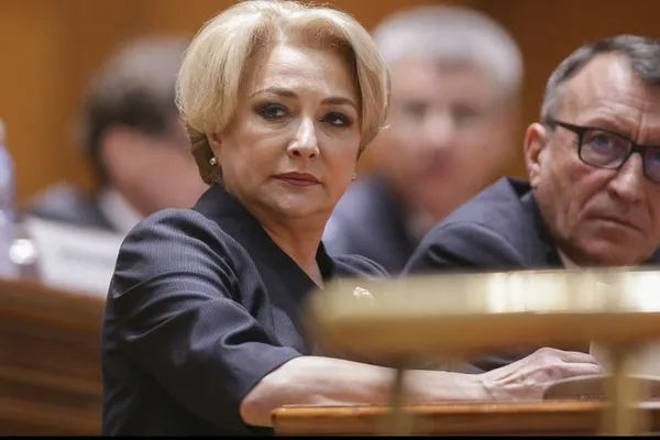 "Stimați membri ai fostului Guvern". Cum a primit Dăncilă vestea că pleacă acasă