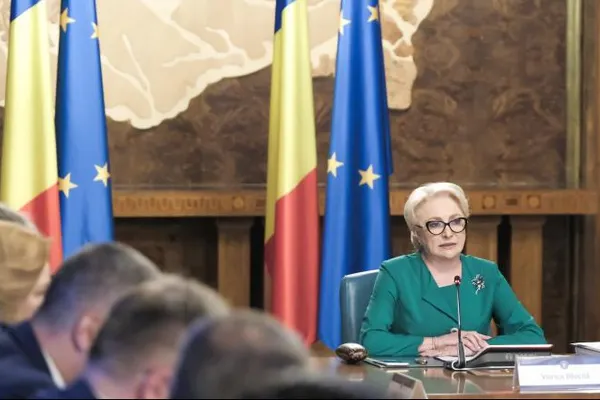 Dăncilă ia peste picior Opoziția după votul pus sâmbăta: "Guvernarea se exercită 24/7"