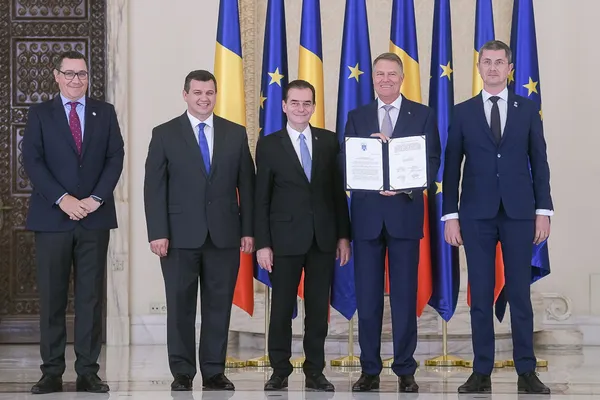 Care este primul partid care intră la guvernare alături de PNL?