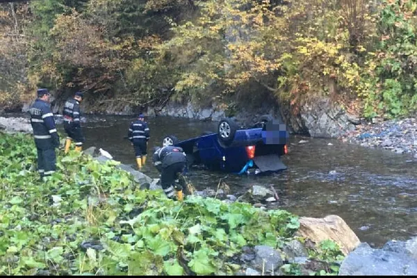 Accident grav pe Transfăgărăşan. Echipajul SMURD a făcut tot ce s-a putut