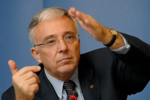 Avertismentul BNR pentru Guvern: „Politica fiscală, incertitudine și riscuri pentru inflație”