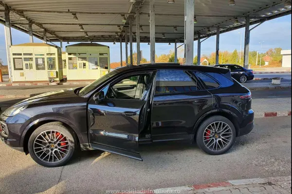 Porsche Cayenne, căutat în Italia, descoperit la P.T.F. Petea
