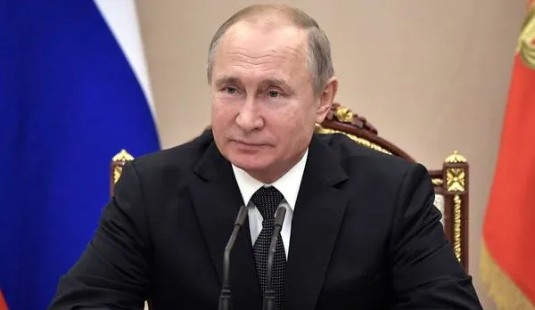 Vladimir Putin se laudă în fața celor peste 2,7 milioane de ruși infectați că a gestionat mai bine pandemia decât liderii din Occident