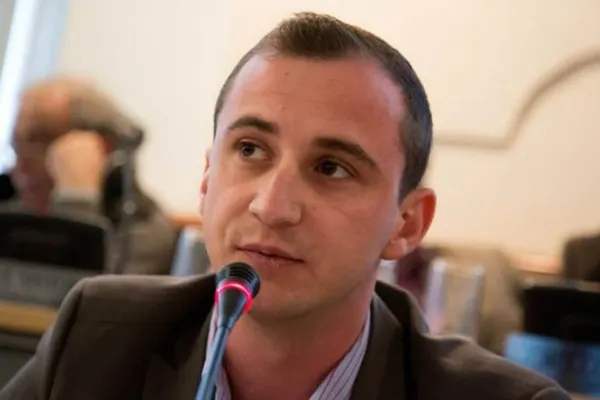 Simonis: În mod normal, PSD ar trebui să revendice poziţia de prim-ministru. Guvernul de uniune națională nu e cea maii bună variantă