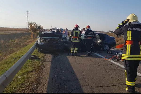 Accident cu șase victime. O persoană a rămas încarcerată FOTO