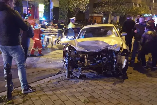 Accident grav, în Piatra Neamț: 6 victime, după un impact între 4 mașini (FOTO-VIDEO)