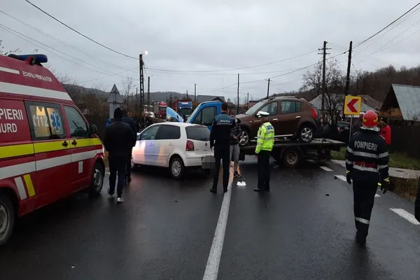 Accident cu trei mașini pe DN 7! Traficul blocat