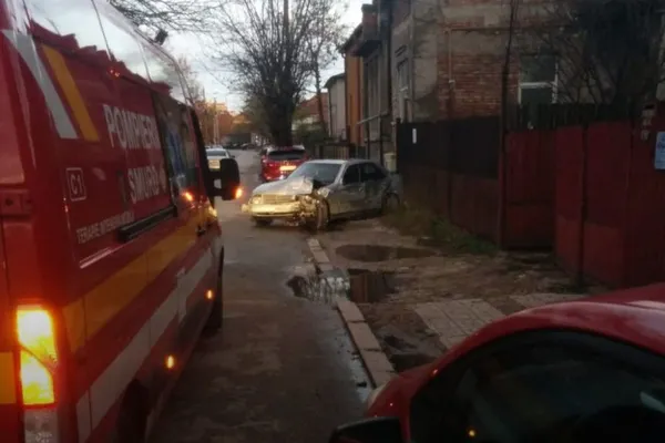 O tânără de 15 ani a produs un accident rutier grav