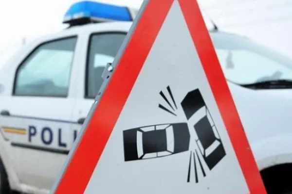 VIDEO Copil de 14 ani, la spital în urma unui accident cu trei maşini implicate
