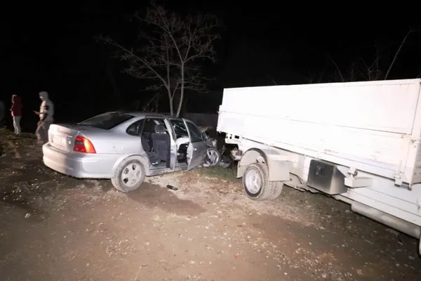 Accident urmat de incendiu, în Piatra-Neamț. Șoferul era beat și nu avea permis