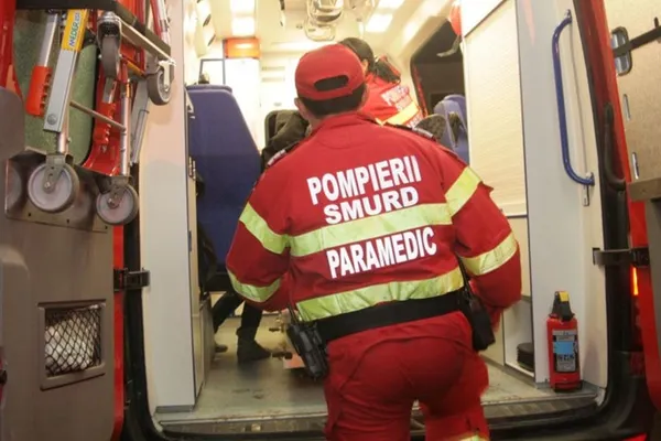 Accident cumplit în Capitală. Pieton, prins sub tramvai