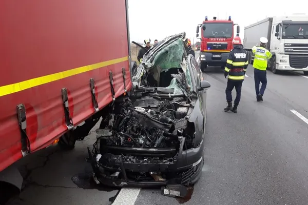 VIDEO Accident teribil între un autoturism și un TIR, pe Autostrada București-Pitești