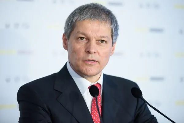Mutare bombă: Nicușor Dan l-ar vrea pe Dacian Cioloș la Externe. Un rezist își face drum spre Ministerul Culturii